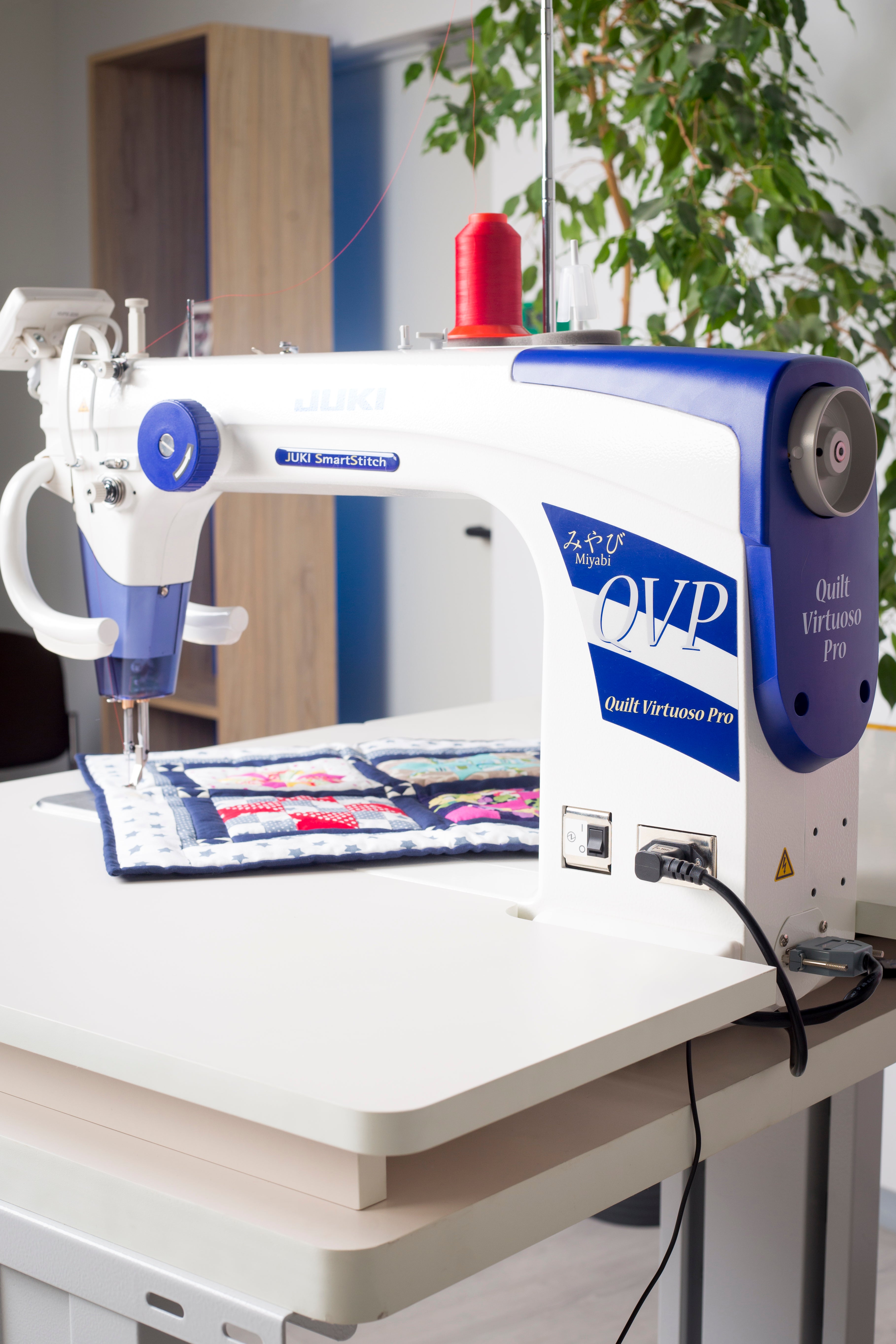 Juki J-350QVP "Miyabi" Stationary
